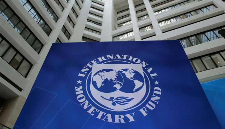صندوق بین‌المللی پول با بررسی چشم‌انداز ۱۶ شاخص کلان اقتصاد ایران در سال ۲۰۲۰ پیش‌بینی کرد تولید ناخالص داخلی ایران در سال به ۴۶۳ میلیارد دلار افزایش یابد و بخش غیرنفتی اقتصاد از رکود خارج شود.